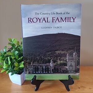 VINTAGE 1980 'The Country Life Book of the Royal Family' Hardcover Book